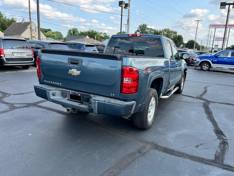 Chevrolet Silverado 1500 1LT Crew Cab 4WD 2011