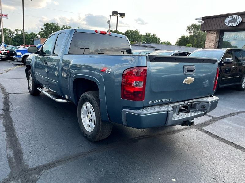 Chevrolet Silverado 1500 1LT Crew Cab 4WD 2011