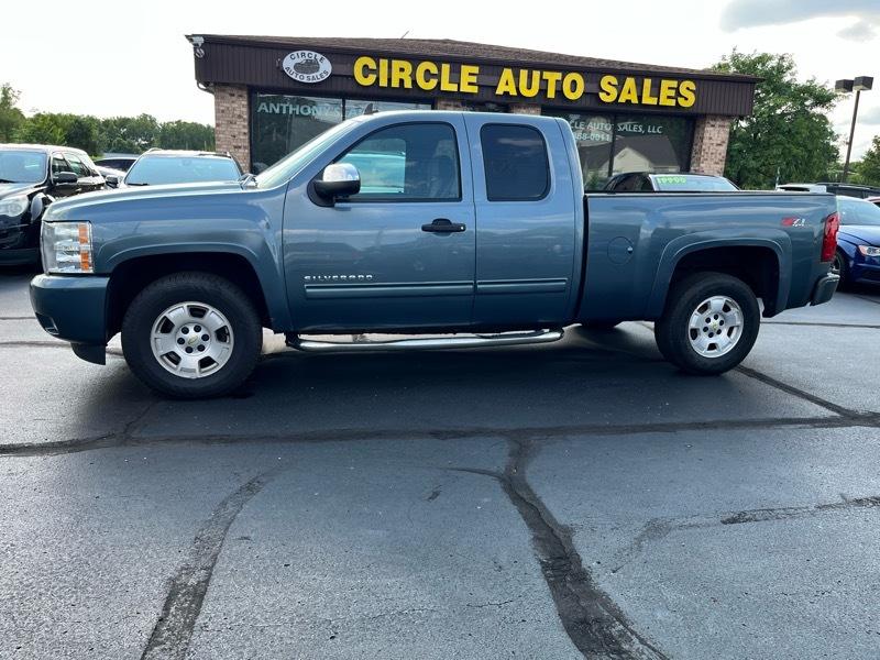 Chevrolet Silverado 1500 1LT Crew Cab 4WD 2011