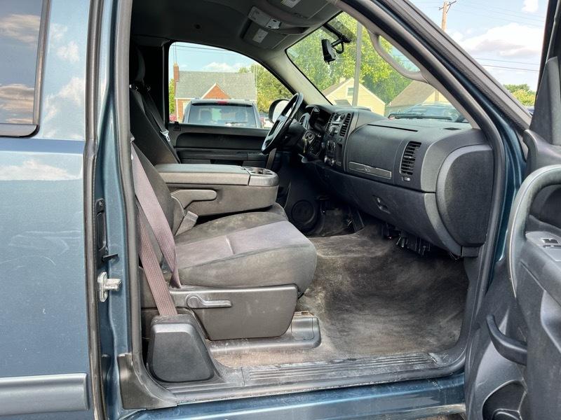 Chevrolet Silverado 1500 1LT Crew Cab 4WD 2011