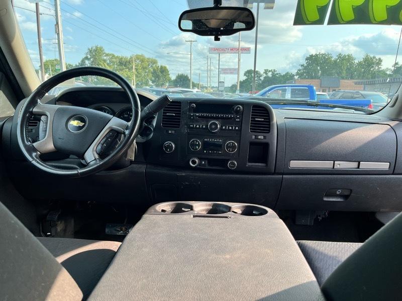 Chevrolet Silverado 1500 1LT Crew Cab 4WD 2011
