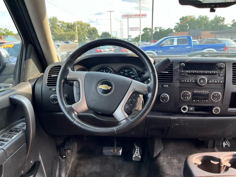 Chevrolet Silverado 1500 1LT Crew Cab 4WD 2011