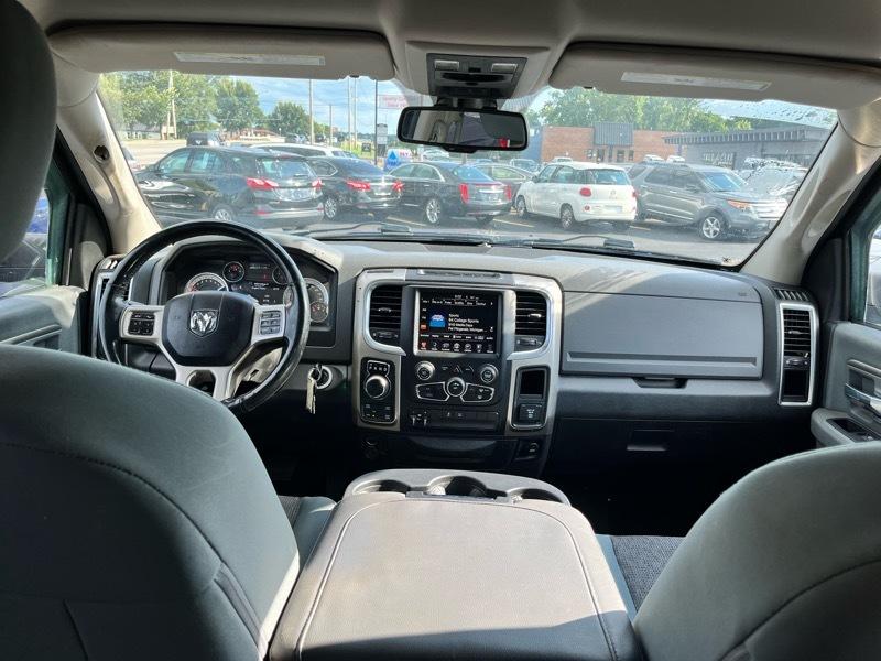 RAM 1500 4WD Quad Cab 140.5" Outdoorsman 2014