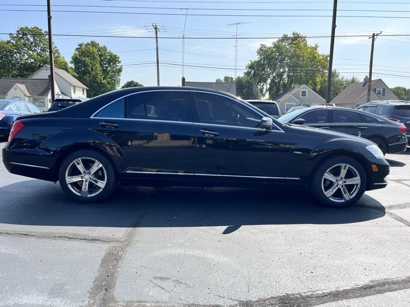 Mercedes-Benz S-Class S550 2012
