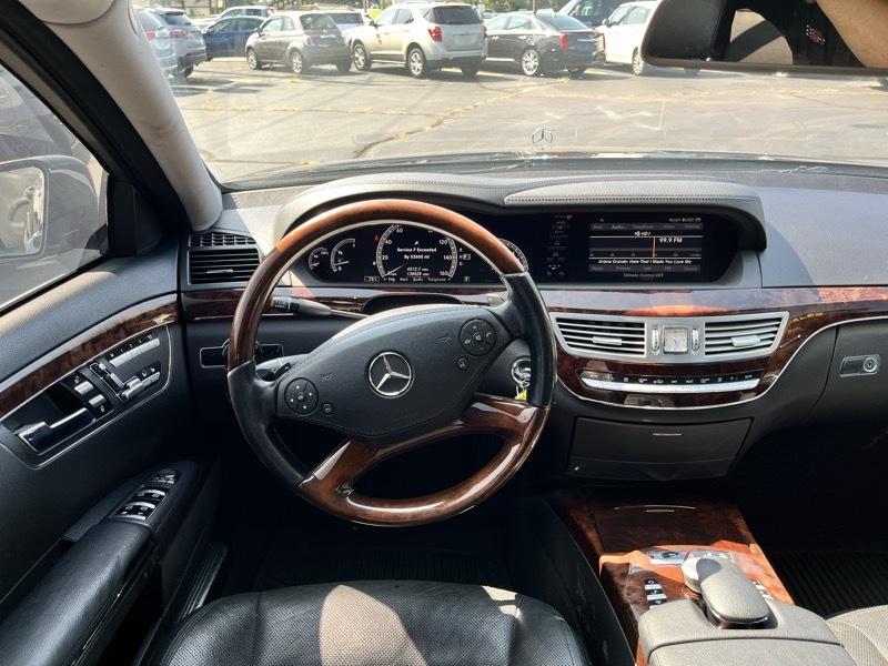 Mercedes-Benz S-Class S550 2012