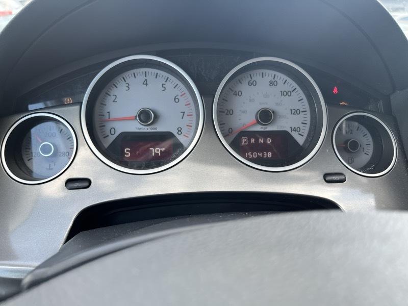 Volkswagen Routan SE 2010