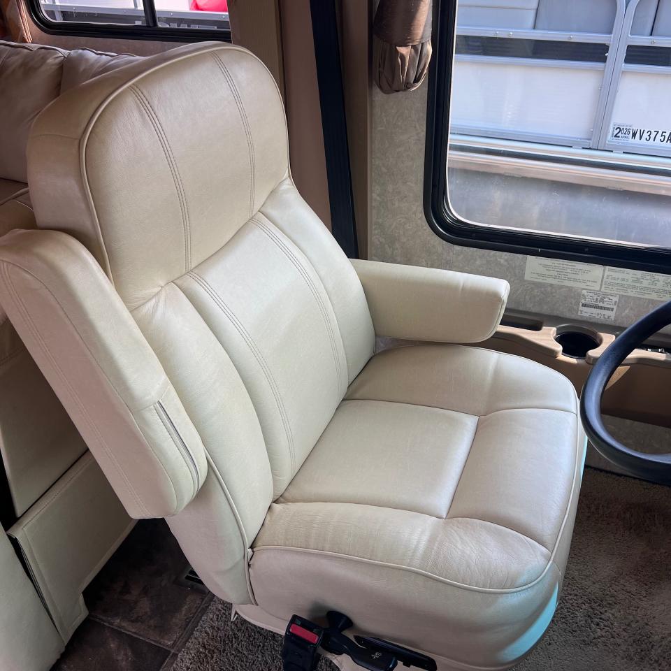 Winnebago Sightseer  2011