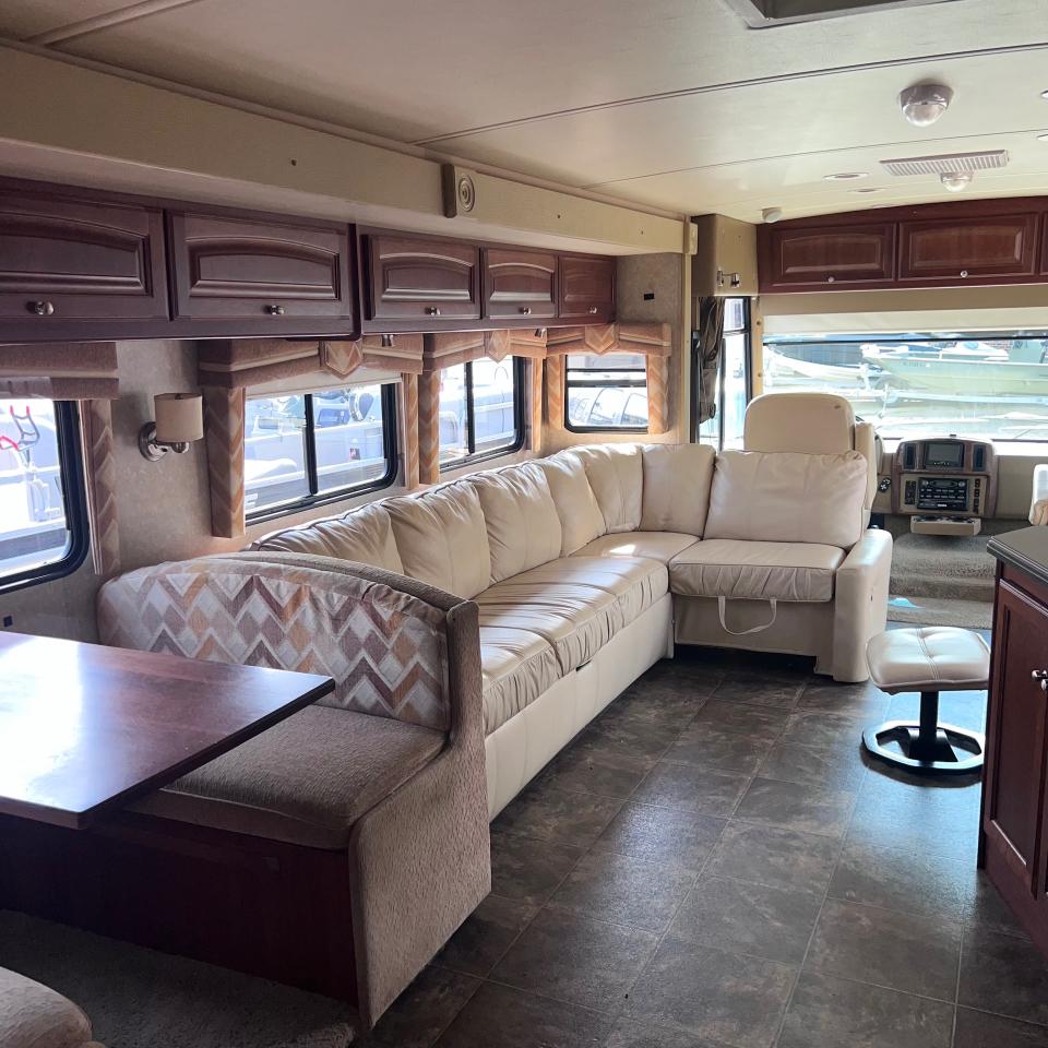 Winnebago Sightseer  2011