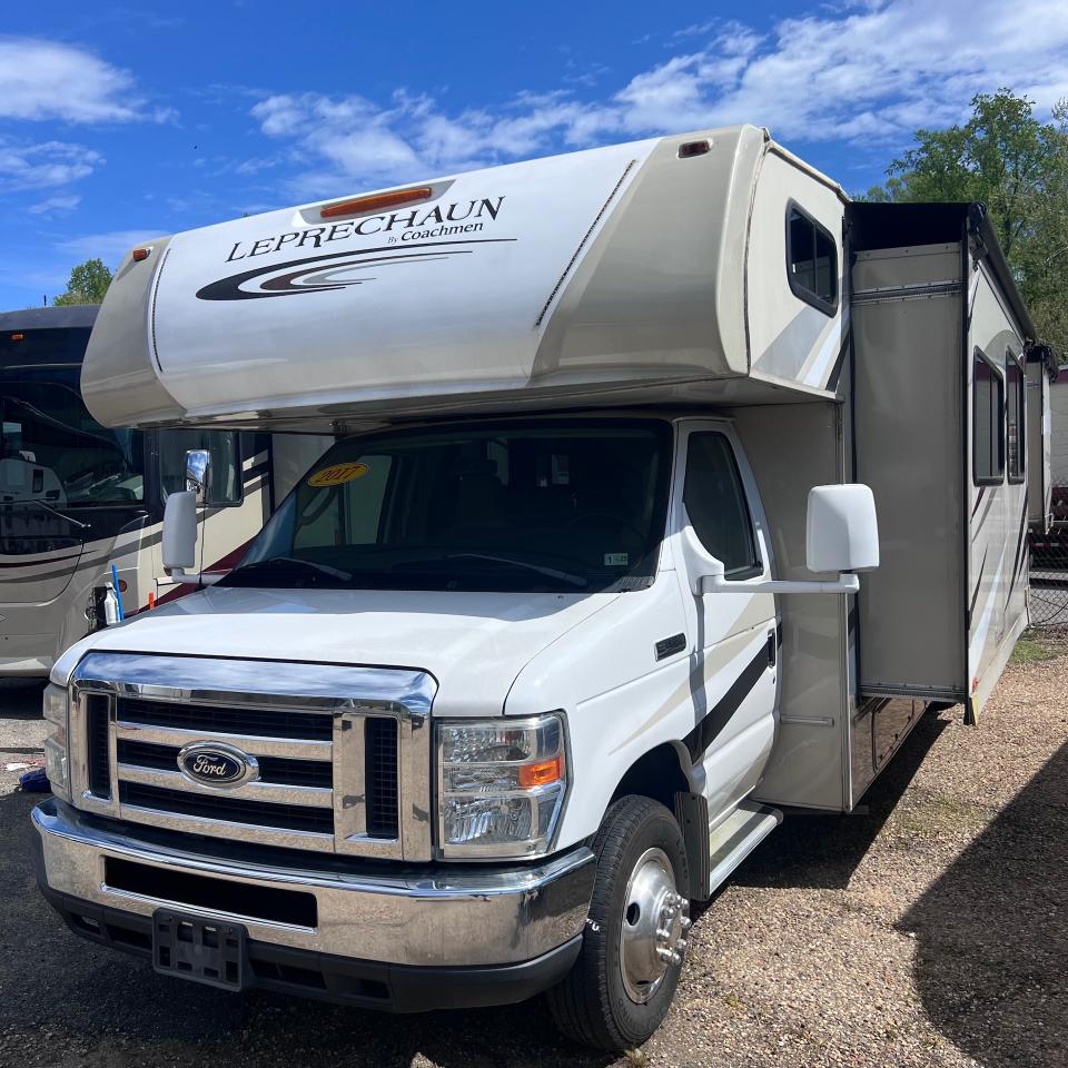 Coachmen Leprechaun  2017