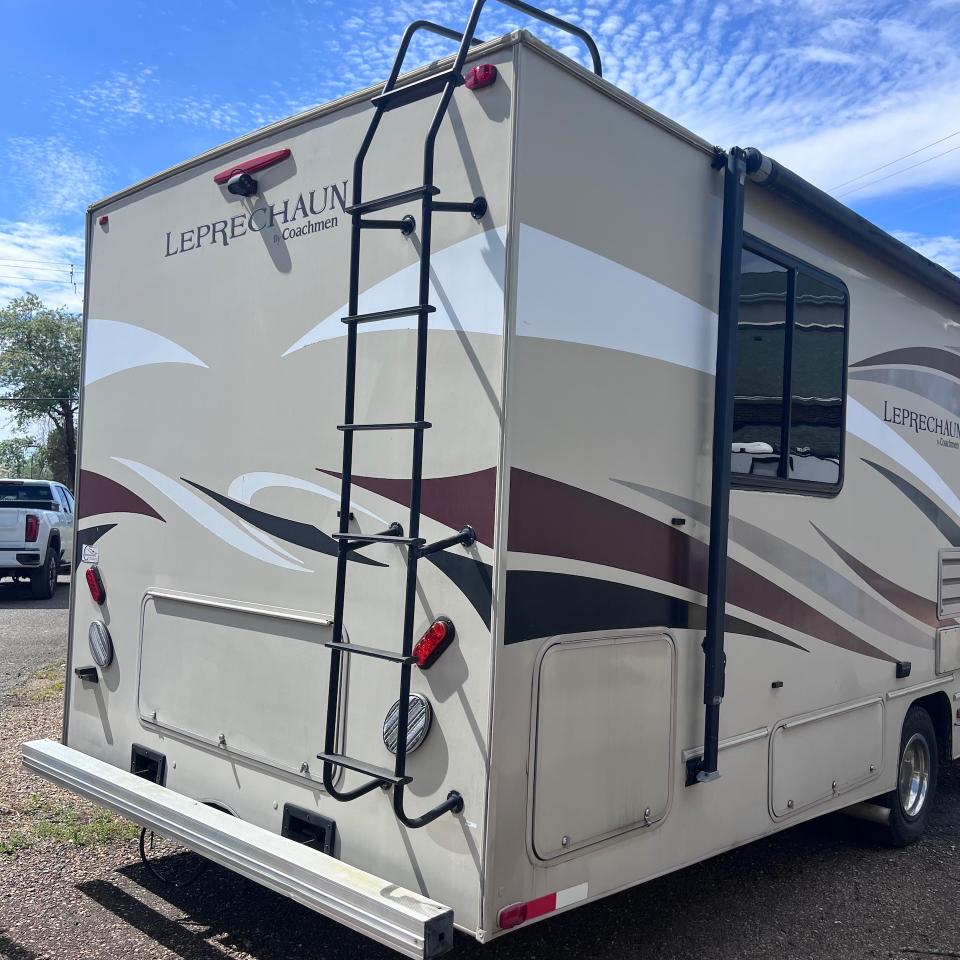 Coachmen Leprechaun  2017