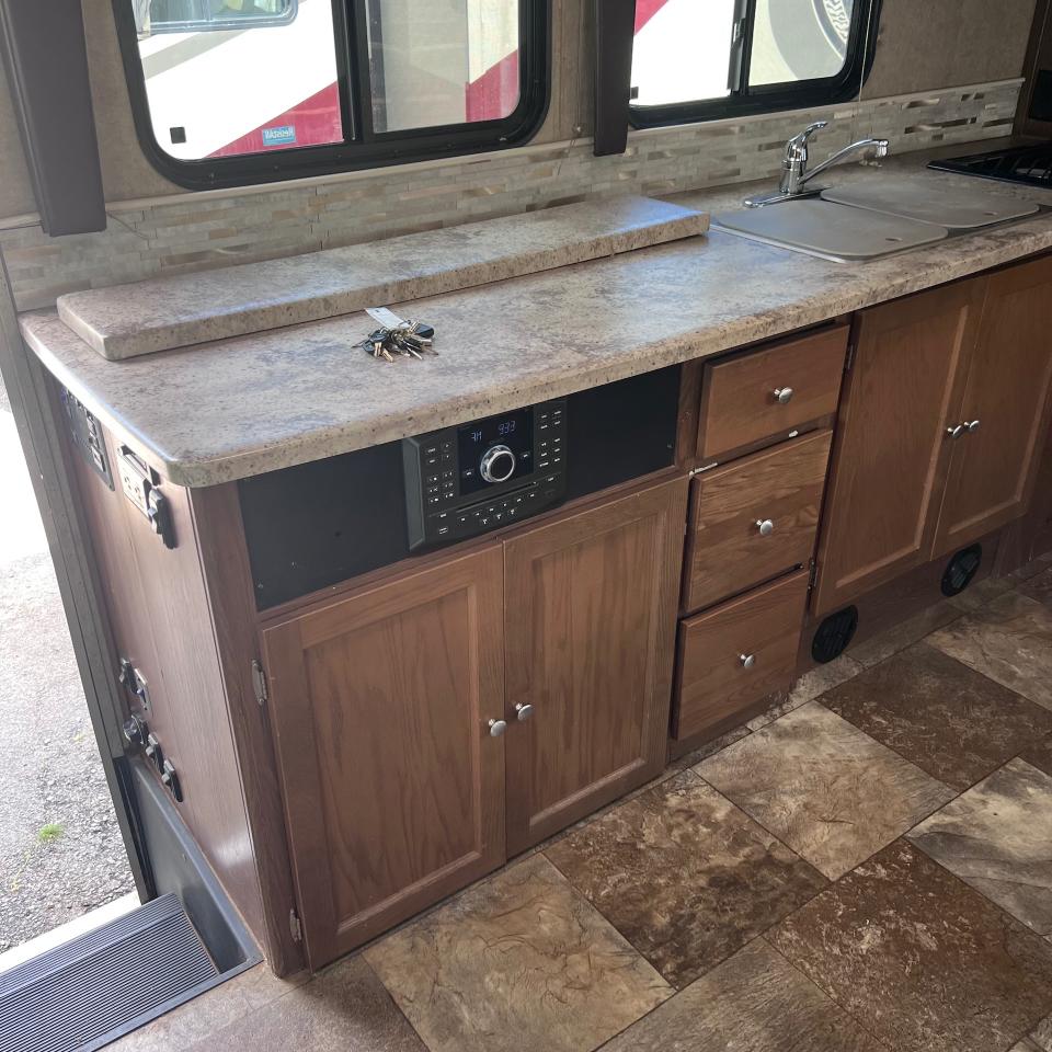 Coachmen Leprechaun  2017