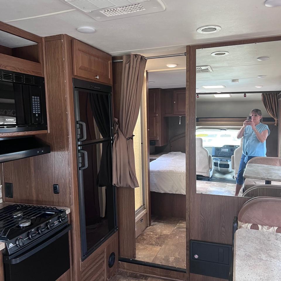 Coachmen Leprechaun  2017