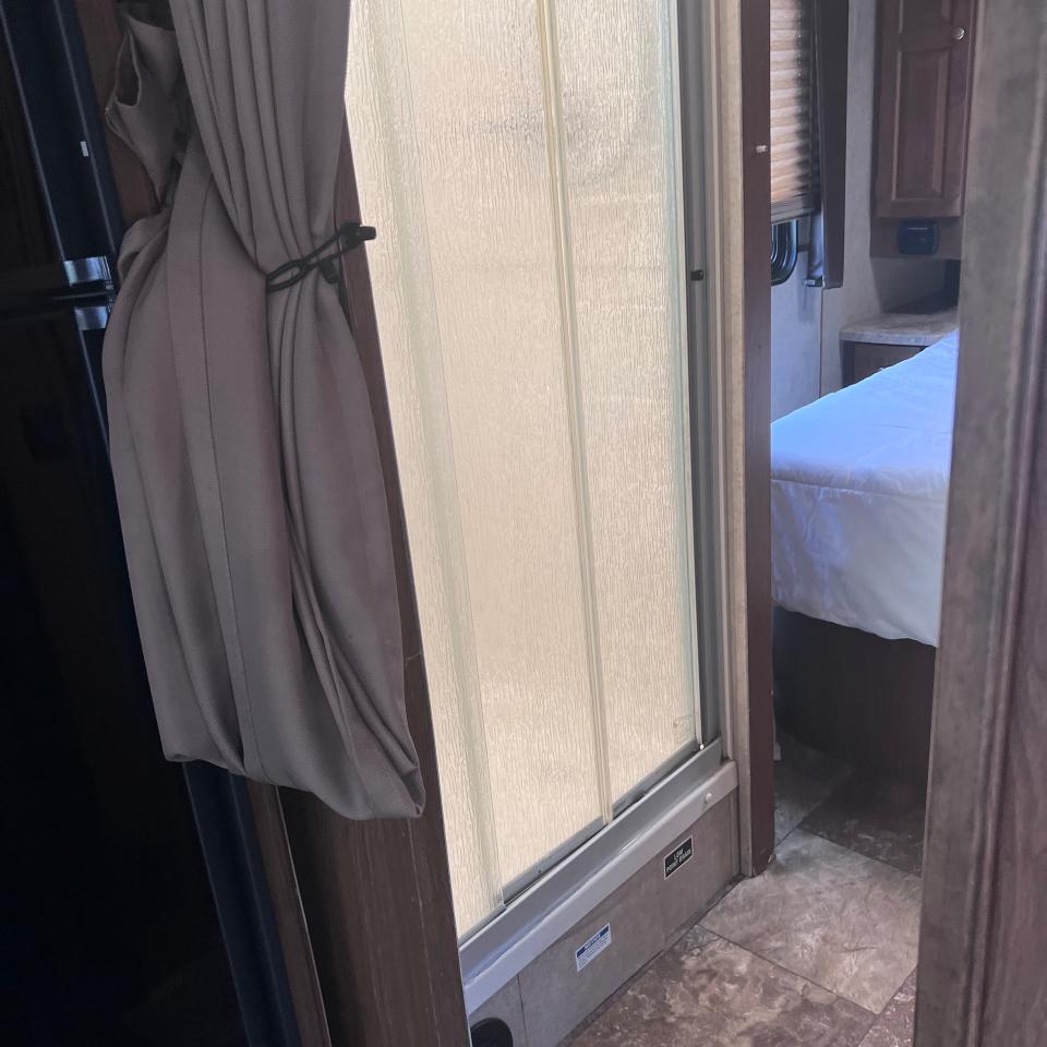 Coachmen Leprechaun  2017