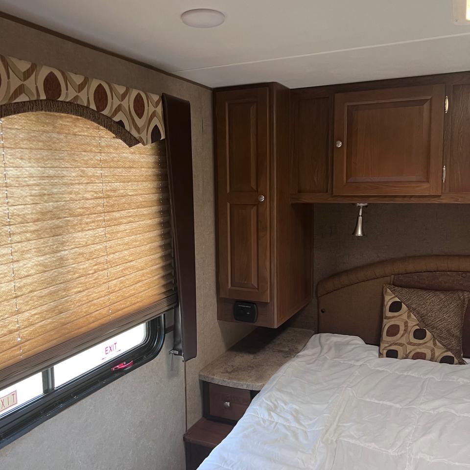 Coachmen Leprechaun  2017