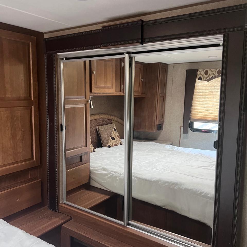 Coachmen Leprechaun  2017