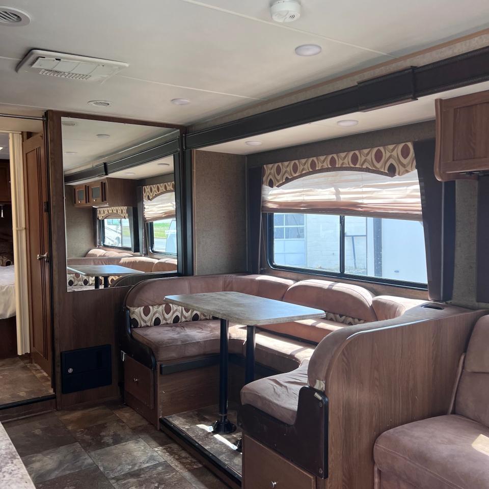 Coachmen Leprechaun  2017