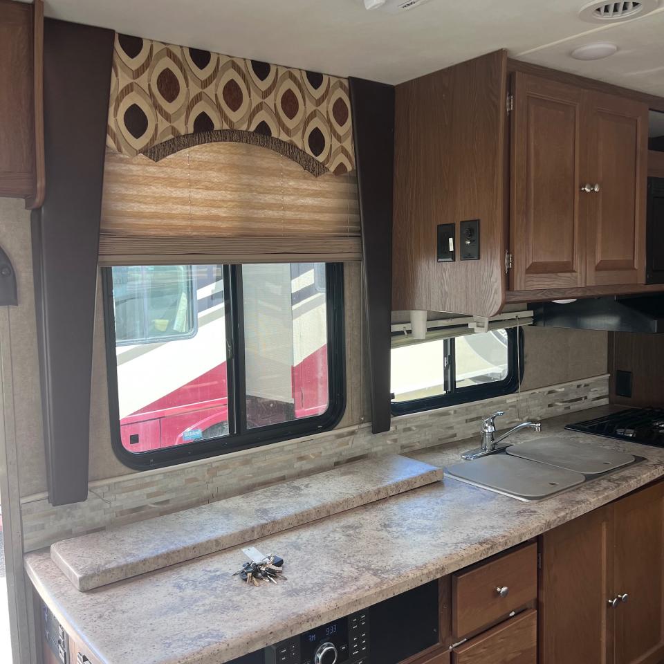 Coachmen Leprechaun  2017