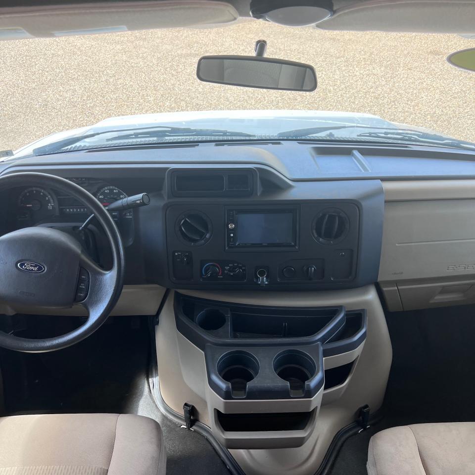 Coachmen Leprechaun  2017