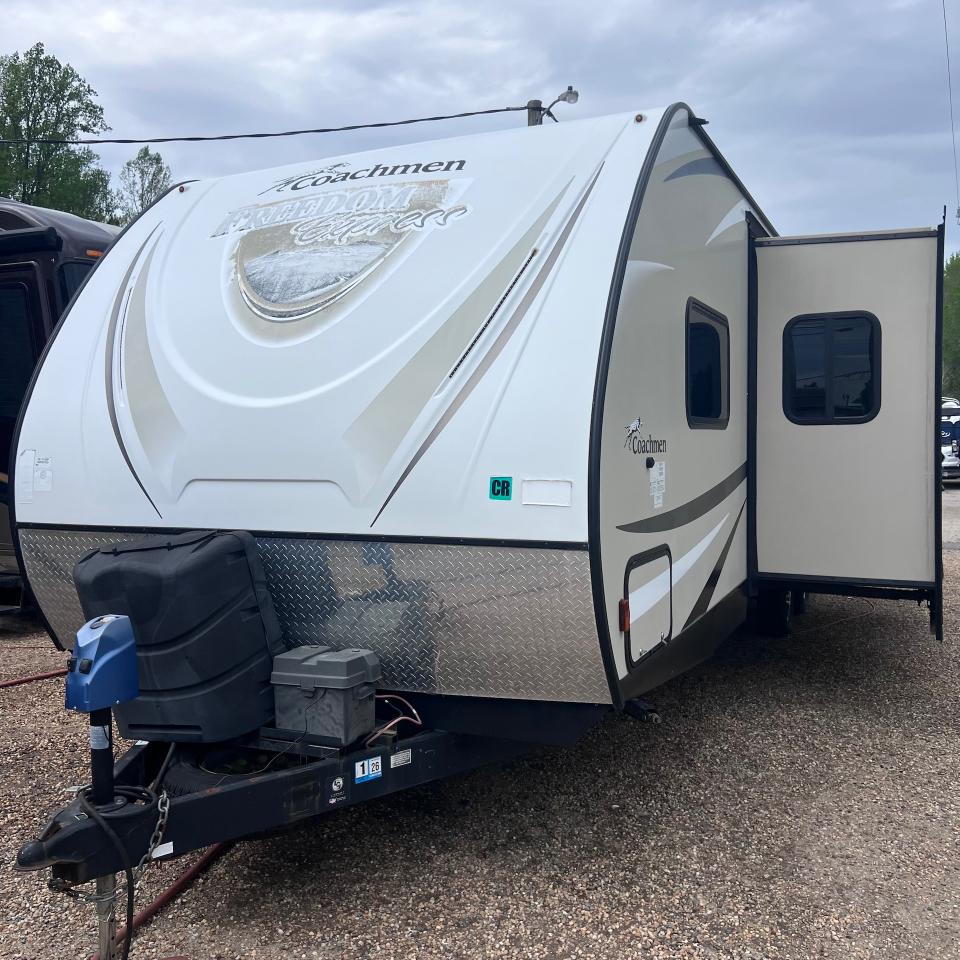 Coachmen Freedom Express  2017