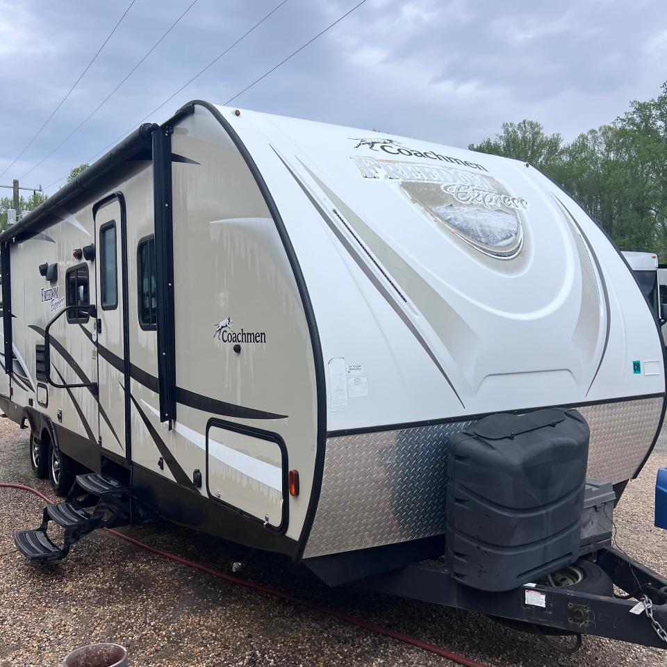 Coachmen Freedom Express  2017