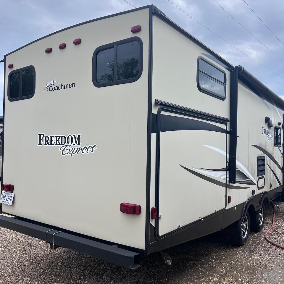Coachmen Freedom Express  2017