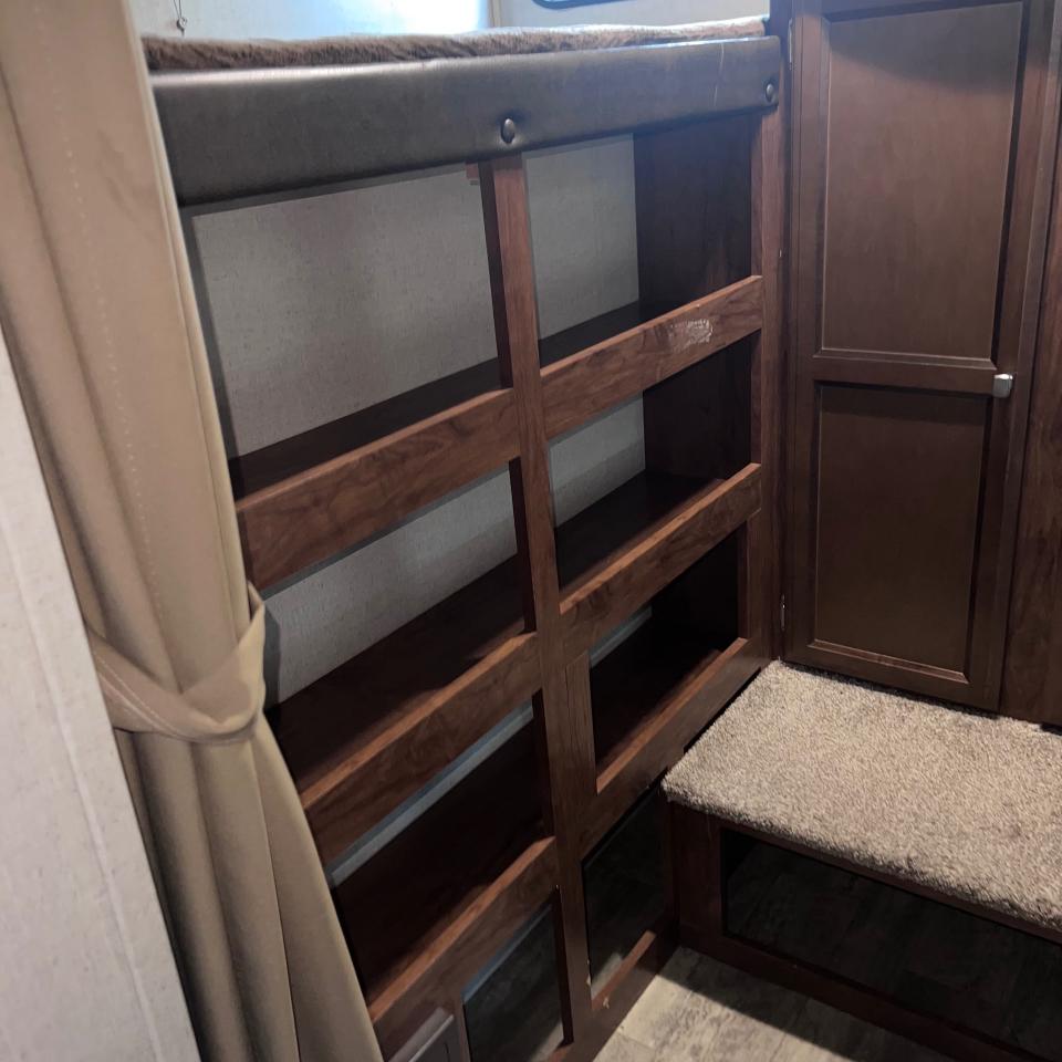 Coachmen Freedom Express  2017