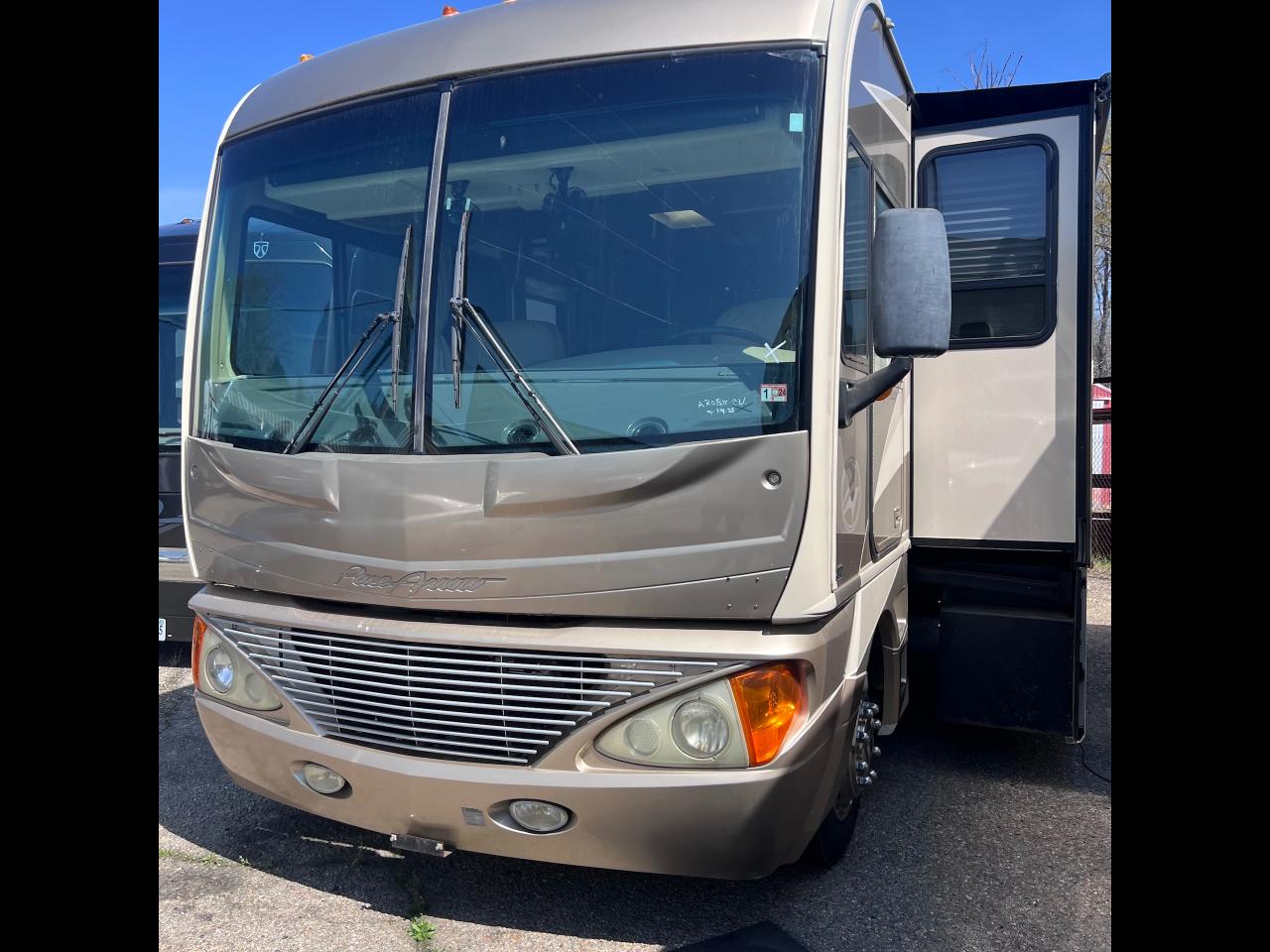 Fleetwood Pace Arrow  2005