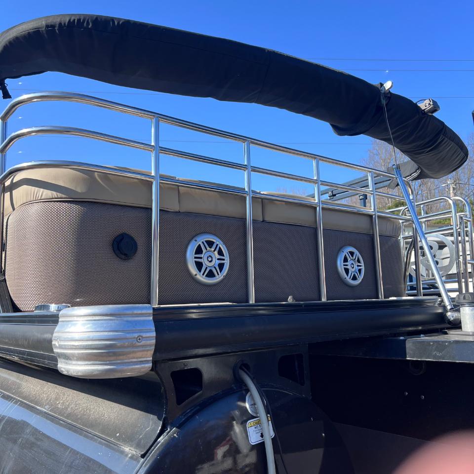 Sun Tracker Regency  2019