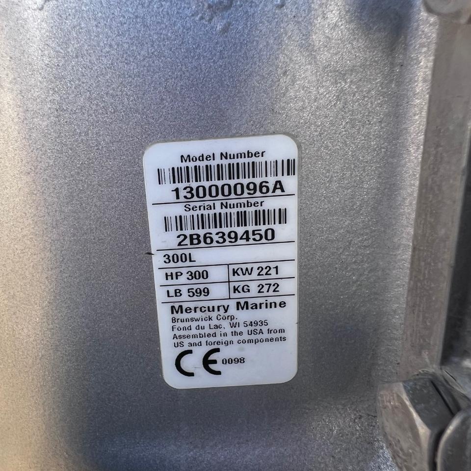 Sun Tracker Regency  2019