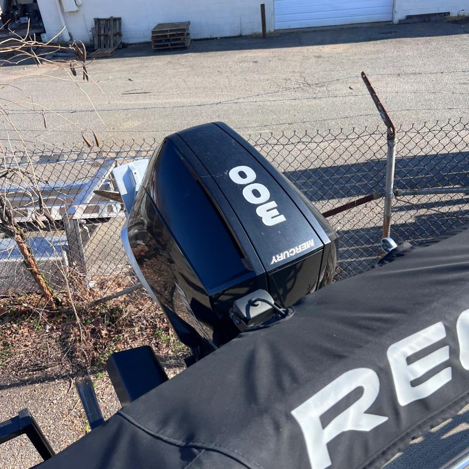 Sun Tracker Regency  2019