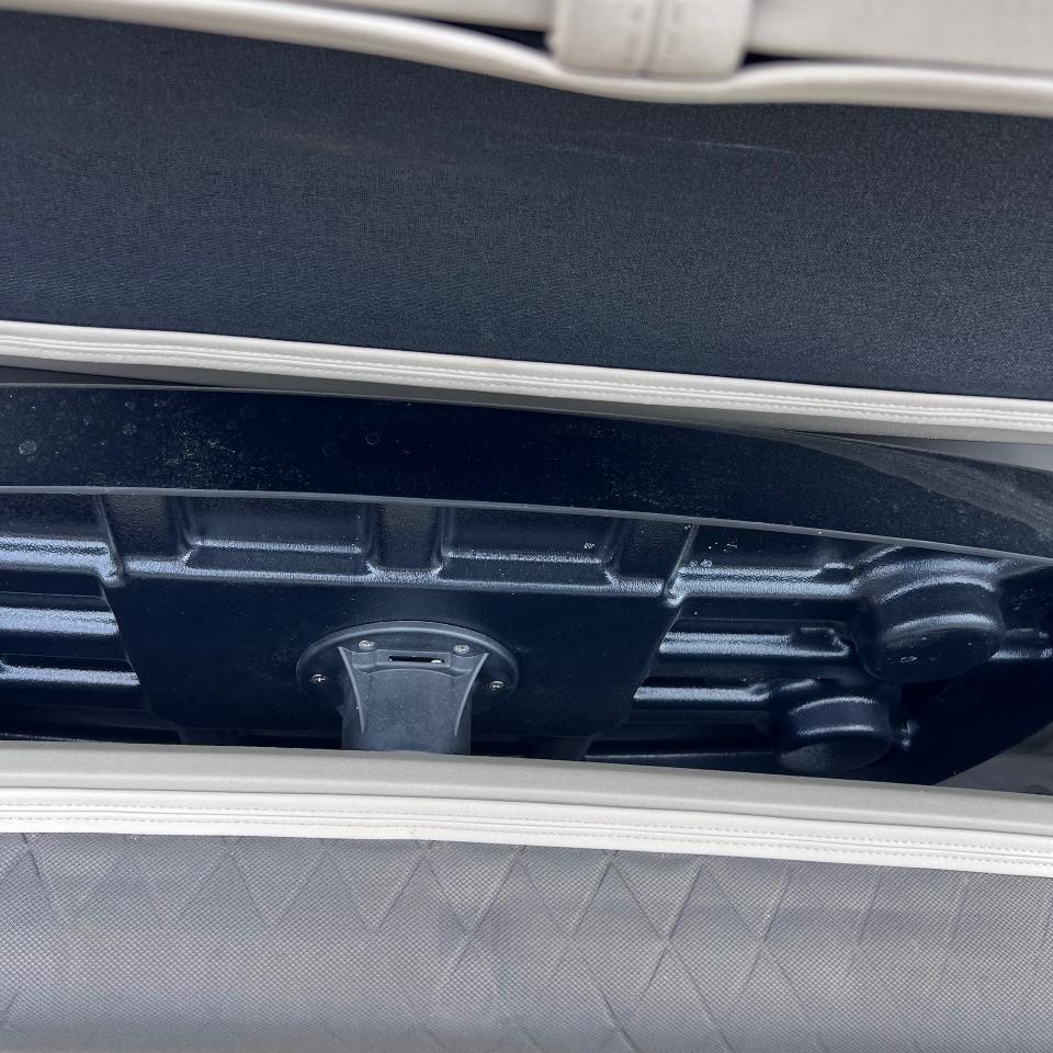 Sun Tracker Party Barge  2020