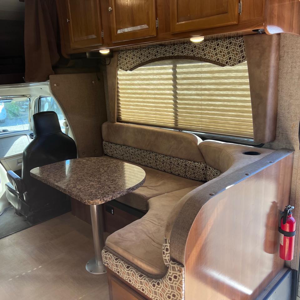 Coachmen Leprechaun  2017