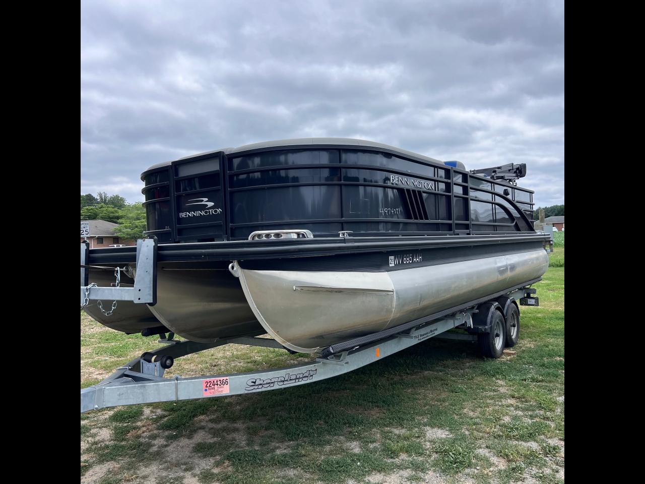 Bennington L Series  2021