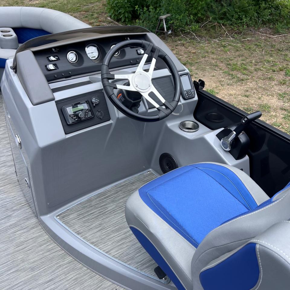 Bennington L Series  2021