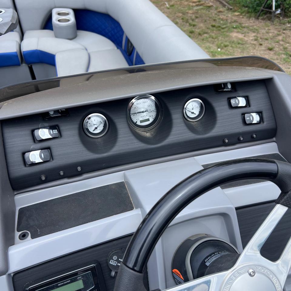 Bennington L Series  2021