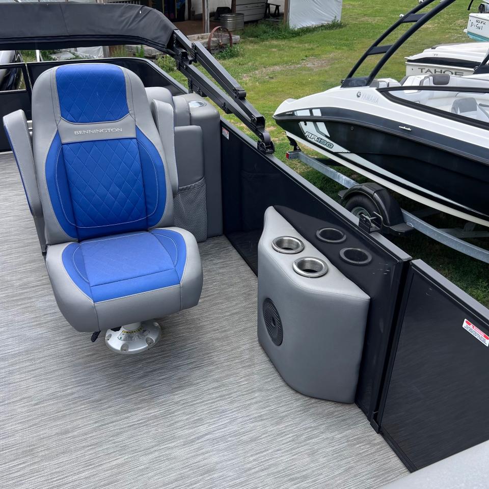 Bennington L Series  2021