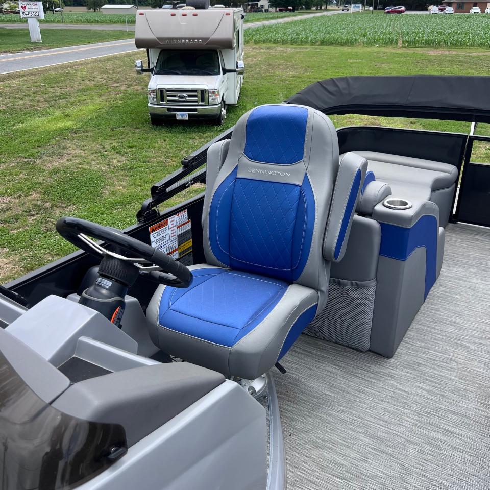 Bennington L Series  2021