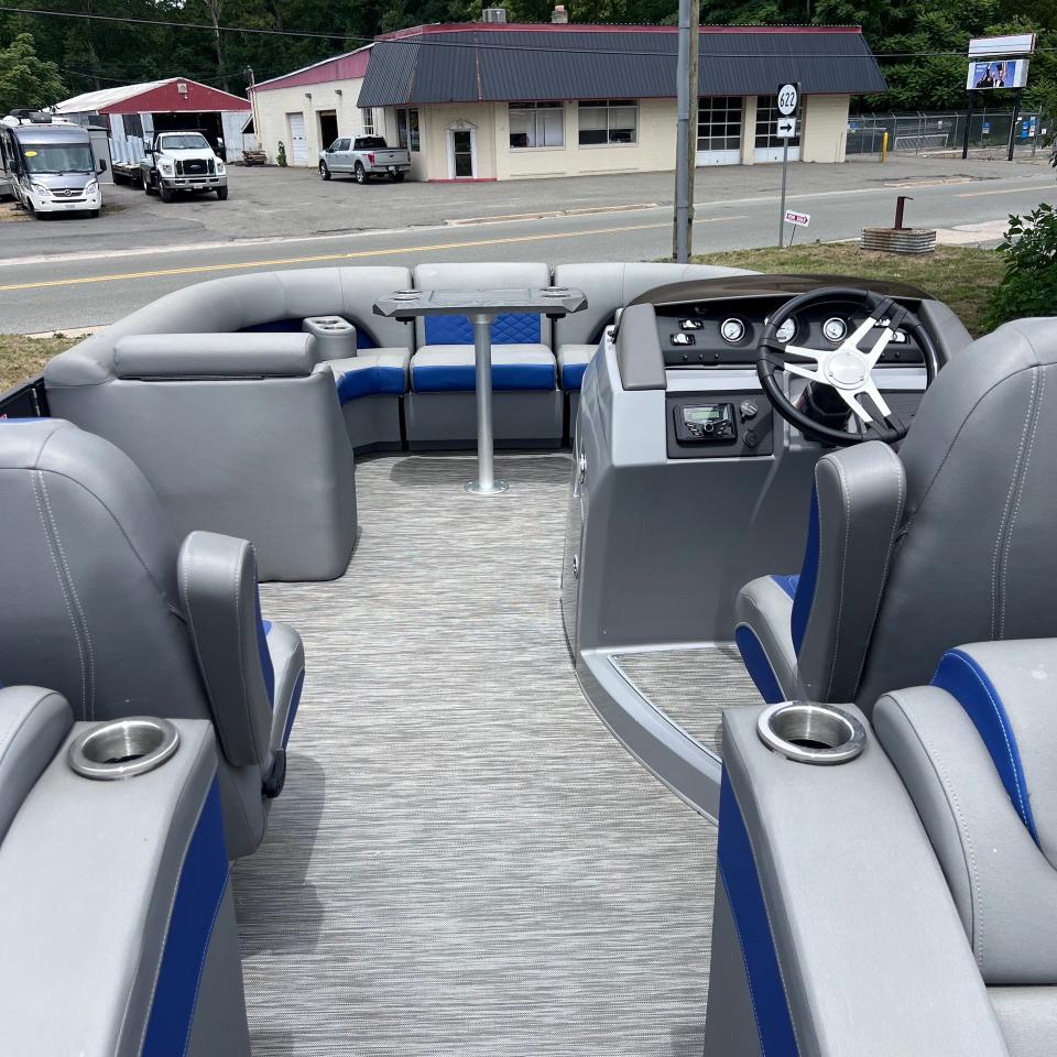 Bennington L Series  2021