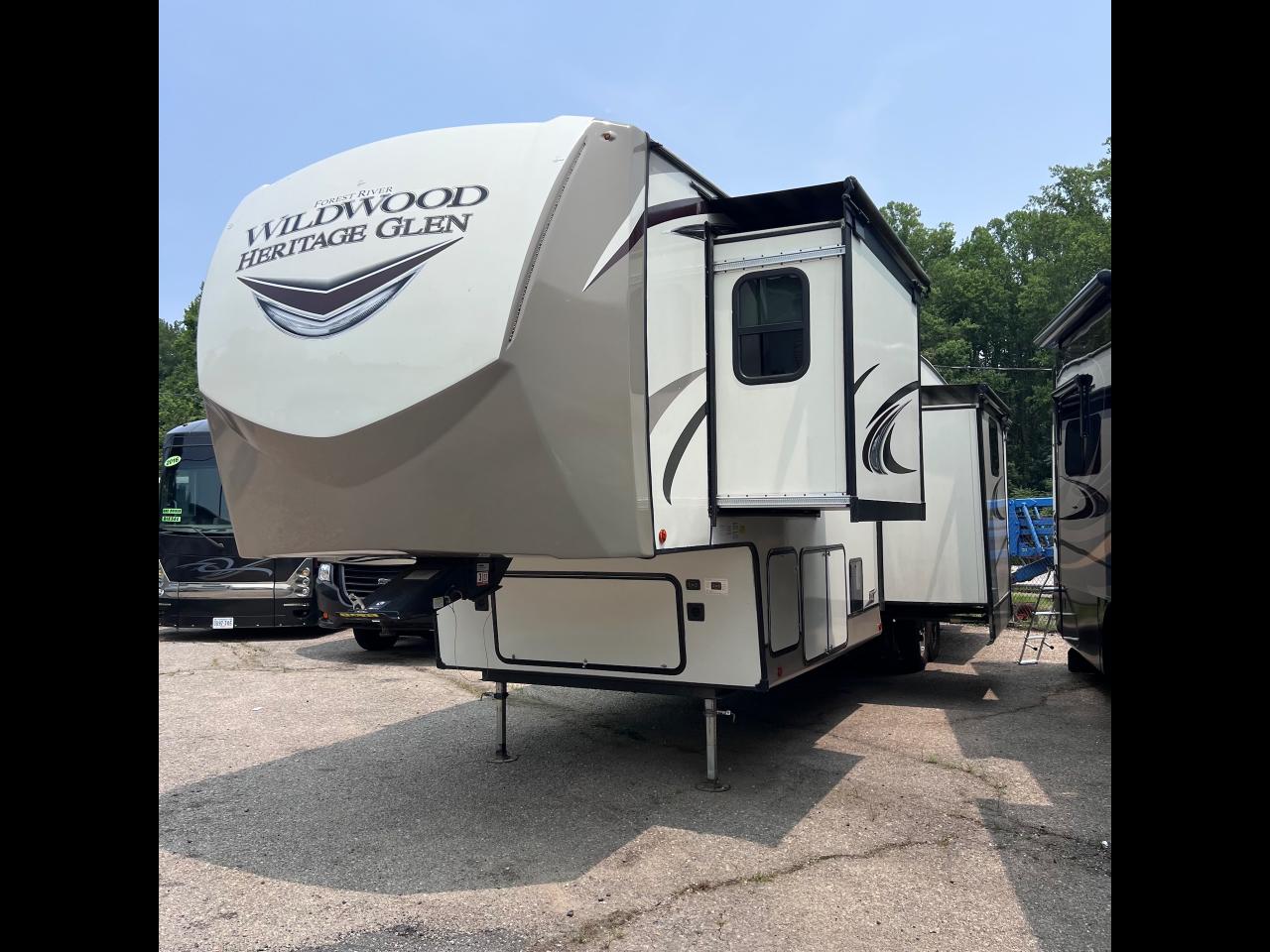 2021 Forest River Wildwood Heritage Glen 369BL