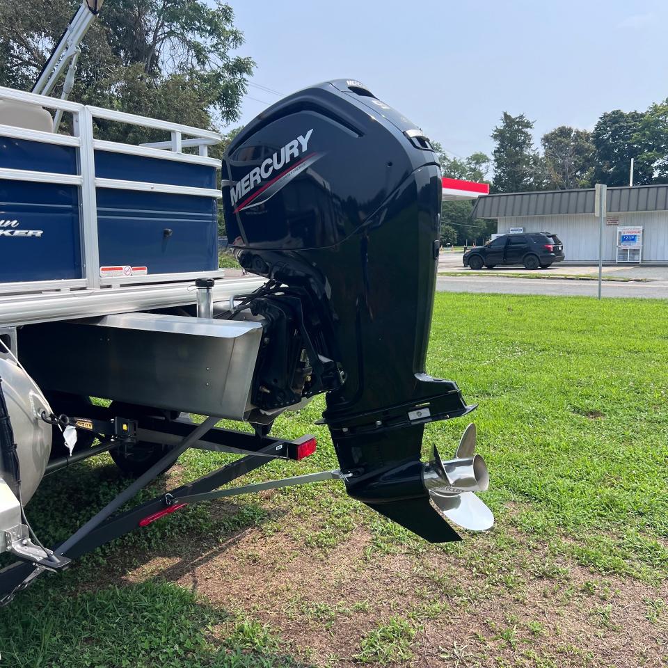 Sun Tracker Fishing Barge 20 DLX  2024