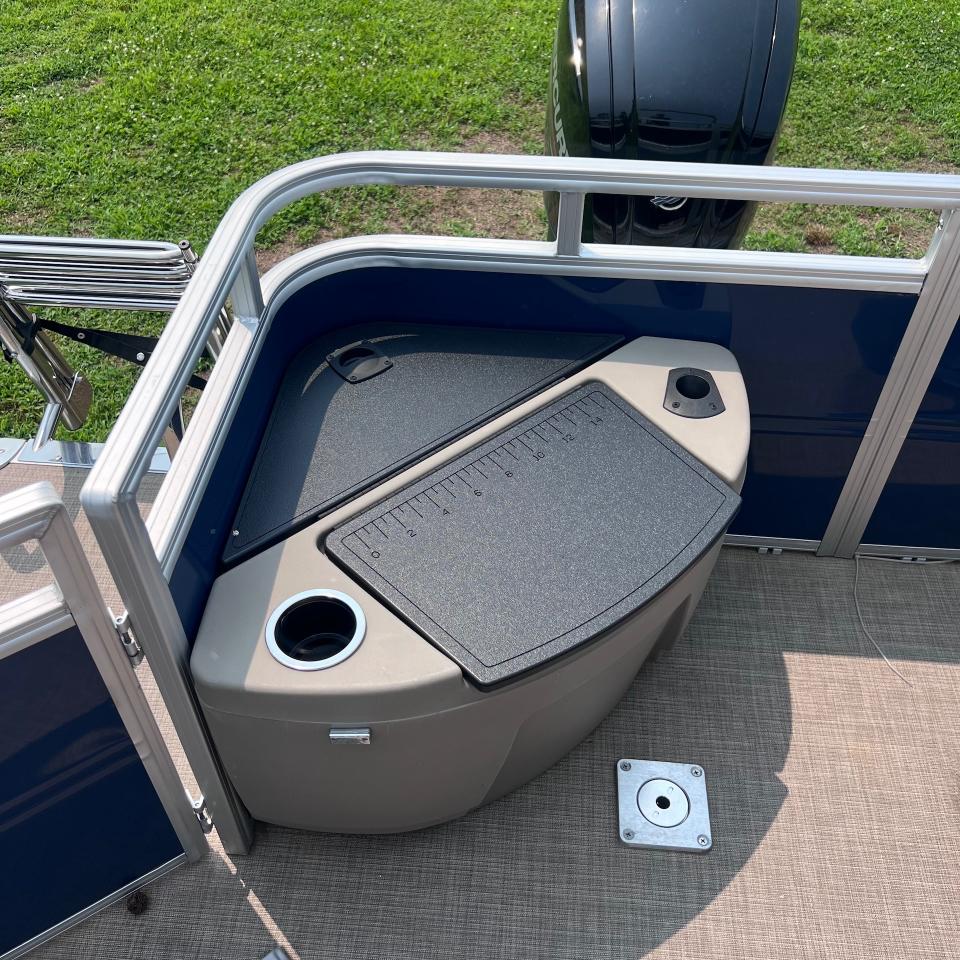 Sun Tracker Fishing Barge 20 DLX  2024