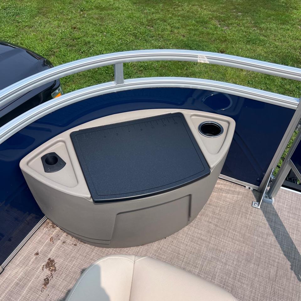 Sun Tracker Fishing Barge 20 DLX  2024