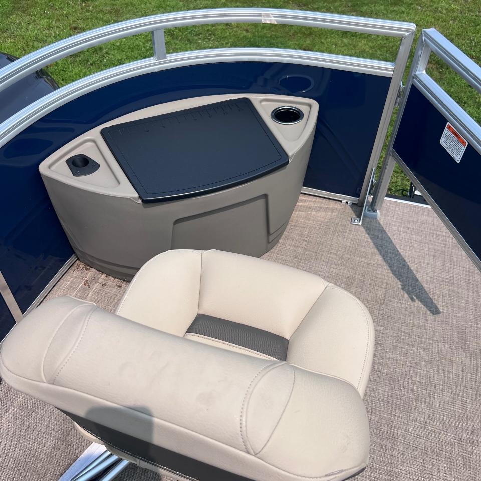 Sun Tracker Fishing Barge 20 DLX  2024
