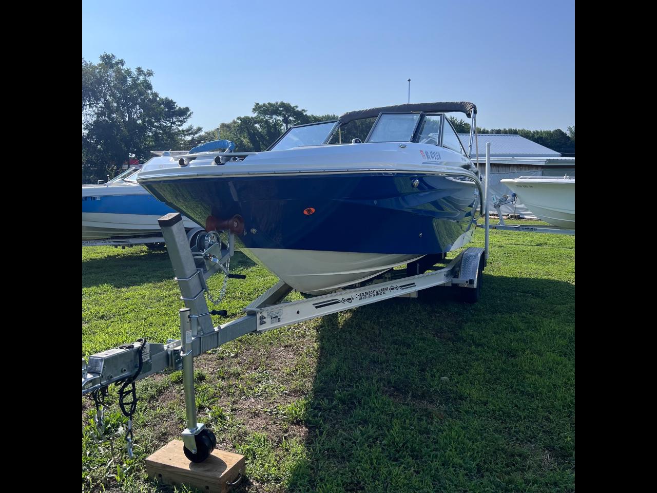Hurricane SunDeck 235  2021