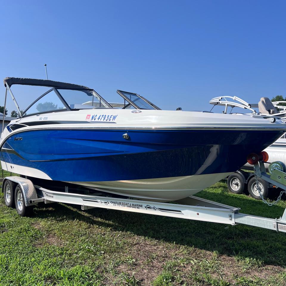 Hurricane SunDeck 235  2021