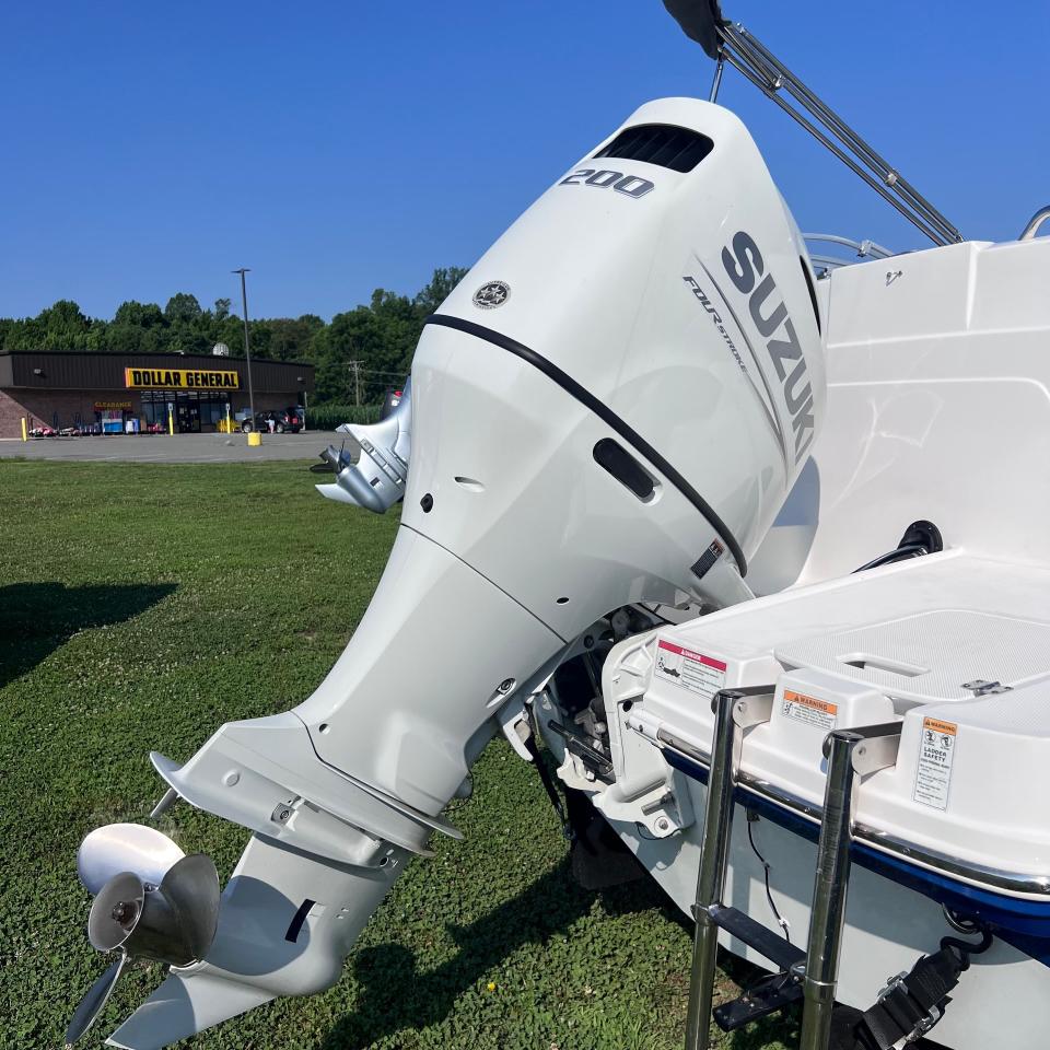 Hurricane SunDeck 235  2021