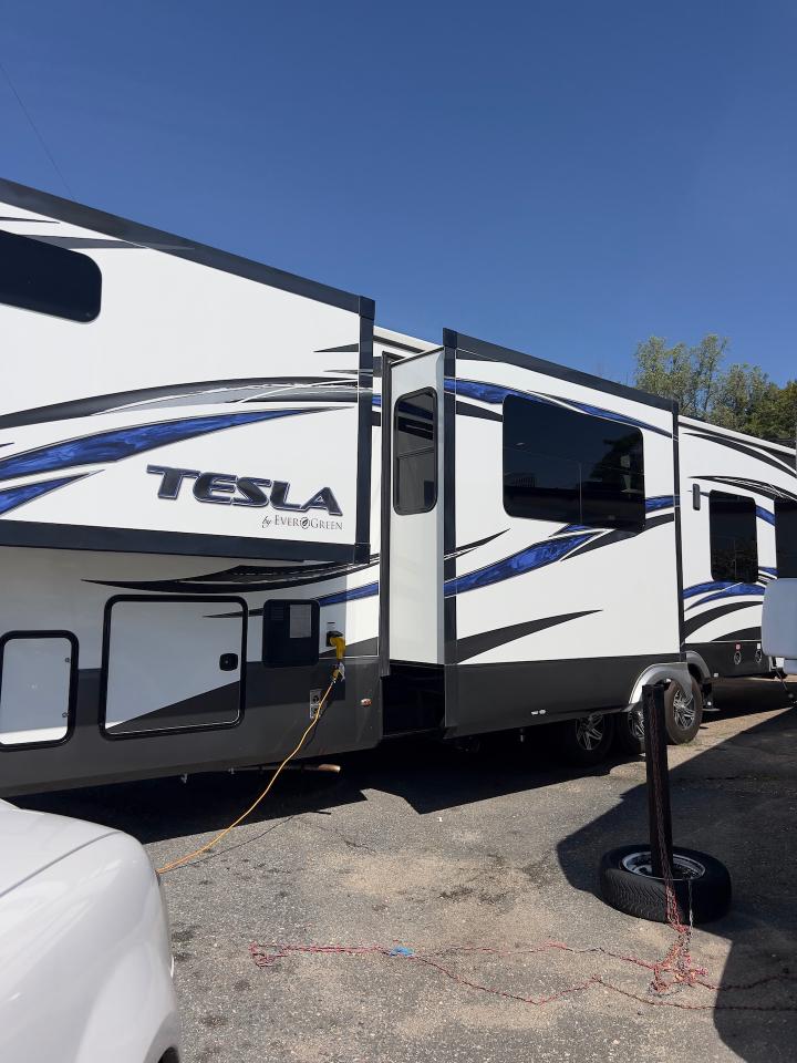 Evergreen Tesla  2016