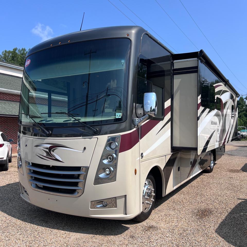 Thor Motor Coach Miramar  2019