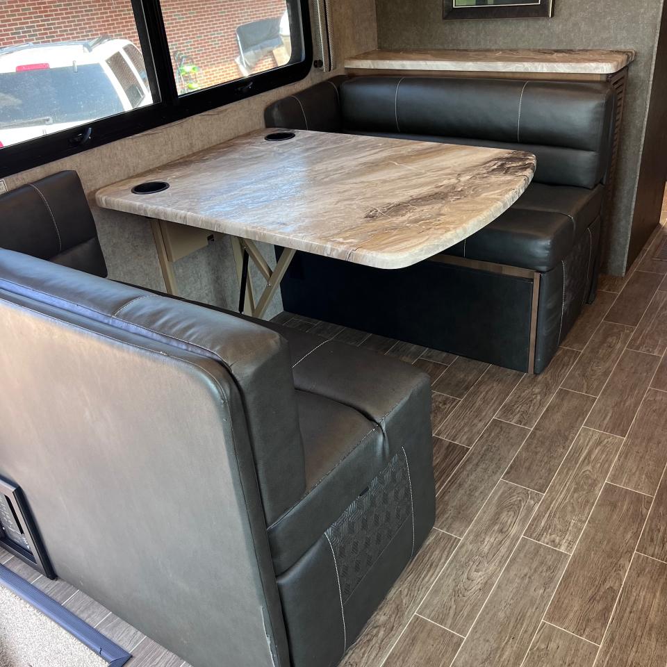 Thor Motor Coach Miramar  2019