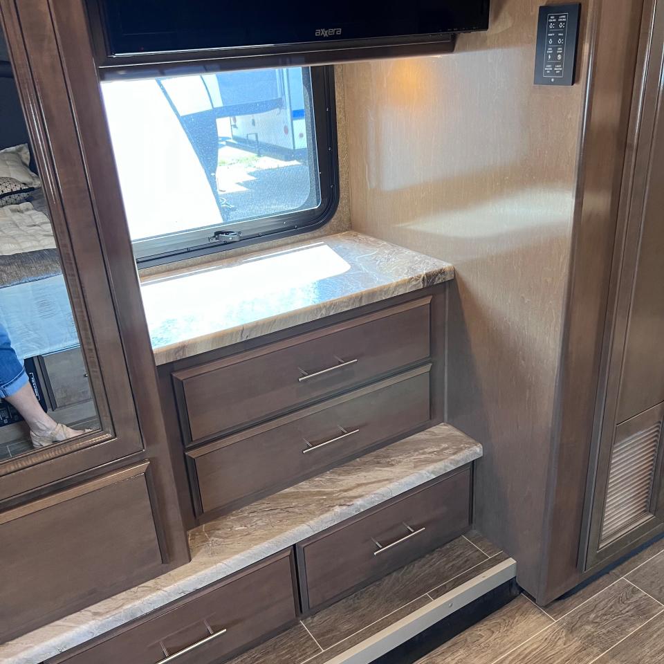 Thor Motor Coach Miramar  2019
